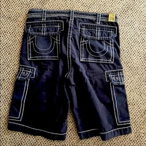 Dark grey/washed out black white stitches,